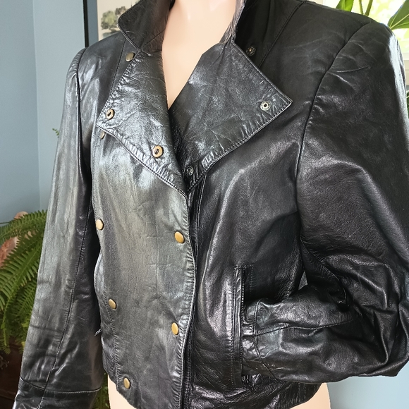 Wilson's Women's Genuine Leather Cropped Motorcycle Jacket - Picture 3 of 16